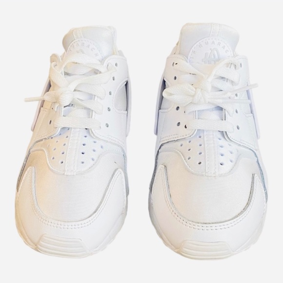 Nike Women’s Air Huarache Sneaker Low Cut White and Platinum Cushioned - Picture 5 of 14